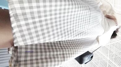 【极品抄底】超高质量机场地铁抄底高挑美女阴毛旺盛露出两根 三角内内夹在逼缝隙里 (3)